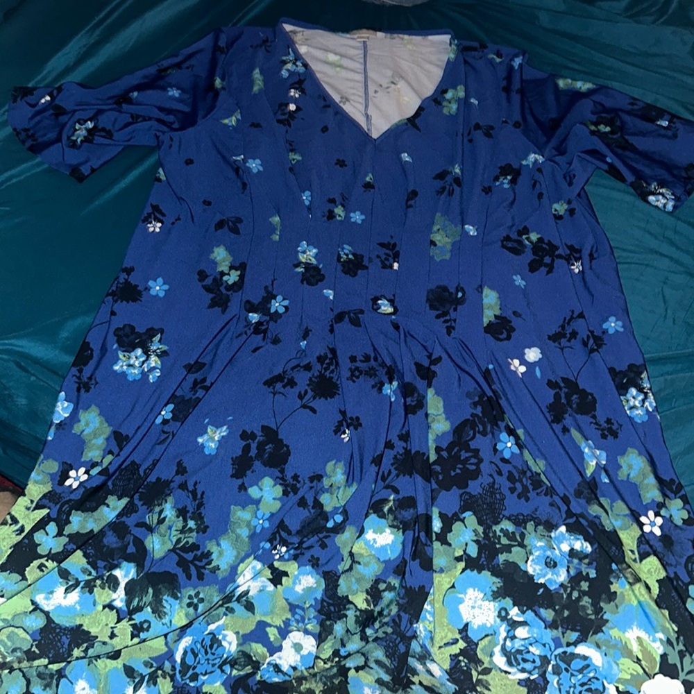 MIDI Length Navy Blue Avenue Dress with Flowers Size 26/28